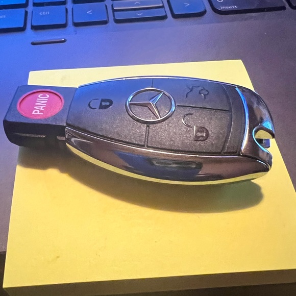 Mercedes Benz Keyless Remote FCC ID KR55WK49046 Car Key Fob Smart Keyfob - Picture 1 of 4